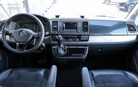 Volkswagen Multivan T6 рестайлинг, 2019 год, 4 998 000 рублей, 16 фотография