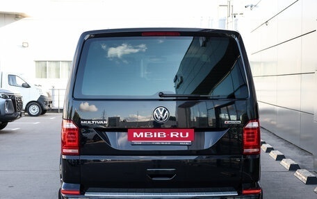 Volkswagen Multivan T6 рестайлинг, 2019 год, 4 998 000 рублей, 6 фотография