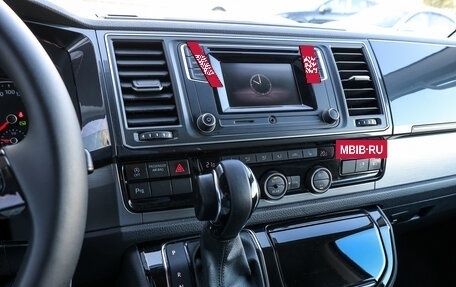 Volkswagen Multivan T6 рестайлинг, 2019 год, 4 998 000 рублей, 22 фотография