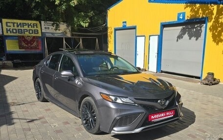 Toyota Camry, 2021 год, 2 600 000 рублей, 5 фотография