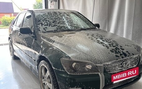 Lexus IS II рестайлинг 2, 2002 год, 720 000 рублей, 8 фотография