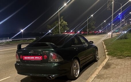Lexus IS II рестайлинг 2, 2002 год, 720 000 рублей, 6 фотография