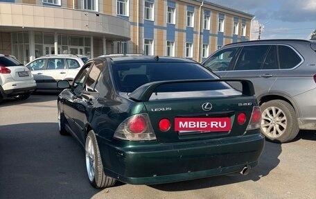 Lexus IS II рестайлинг 2, 2002 год, 720 000 рублей, 5 фотография