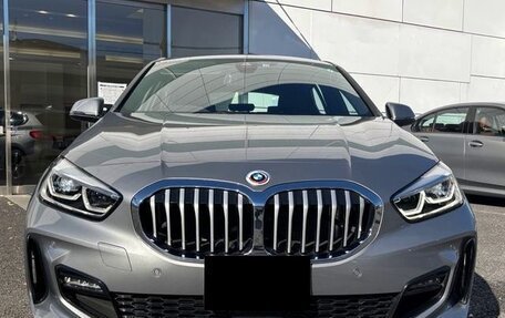 BMW 1 серия, 2022 год, 1 398 000 рублей, 2 фотография