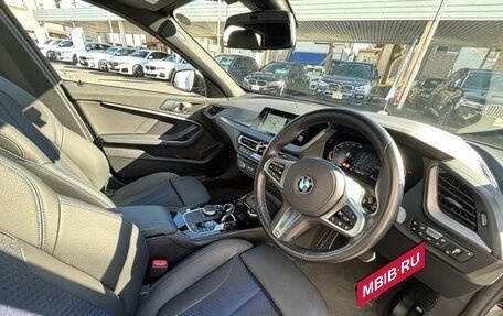 BMW 1 серия, 2022 год, 1 398 000 рублей, 12 фотография
