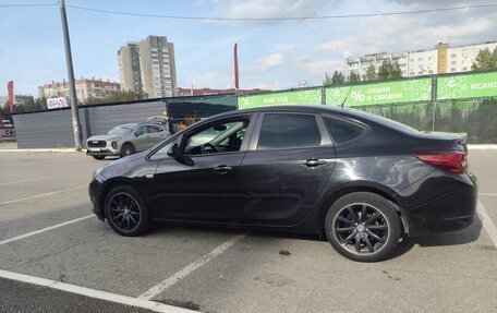 Opel Astra J, 2013 год, 645 000 рублей, 3 фотография