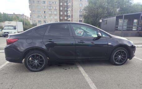 Opel Astra J, 2013 год, 645 000 рублей, 6 фотография