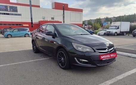 Opel Astra J, 2013 год, 645 000 рублей, 2 фотография
