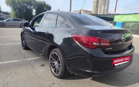 Opel Astra J, 2013 год, 645 000 рублей, 4 фотография