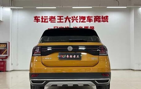 Volkswagen T-Cross I, 2022 год, 1 820 000 рублей, 5 фотография