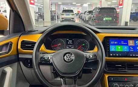 Volkswagen T-Cross I, 2022 год, 1 820 000 рублей, 10 фотография