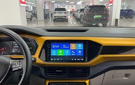 Volkswagen T-Cross I, 2022 год, 1 820 000 рублей, 12 фотография