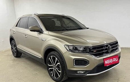 Volkswagen T-Roc I, 2022 год, 1 575 000 рублей, 3 фотография