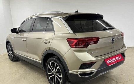 Volkswagen T-Roc I, 2022 год, 1 575 000 рублей, 6 фотография