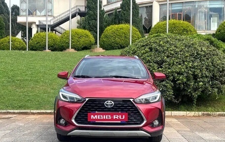 Toyota Yaris XP150 рестайлинг, 2022 год, 1 060 000 рублей, 2 фотография