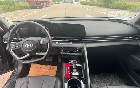 Hyundai Elantra, 2023 год, 1 690 000 рублей, 8 фотография