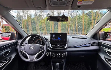 Toyota Yaris XP150 рестайлинг, 2022 год, 1 060 000 рублей, 11 фотография