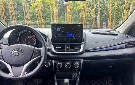 Toyota Yaris XP150 рестайлинг, 2022 год, 1 060 000 рублей, 10 фотография
