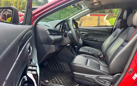 Toyota Yaris XP150 рестайлинг, 2022 год, 1 060 000 рублей, 12 фотография