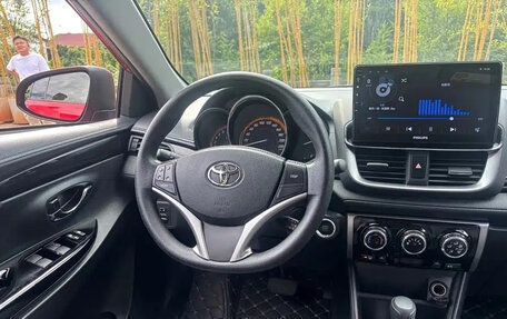 Toyota Yaris XP150 рестайлинг, 2022 год, 1 060 000 рублей, 9 фотография