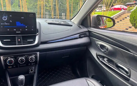 Toyota Yaris XP150 рестайлинг, 2022 год, 1 060 000 рублей, 14 фотография