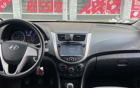 Hyundai Solaris II рестайлинг, 2012 год, 669 000 рублей, 5 фотография