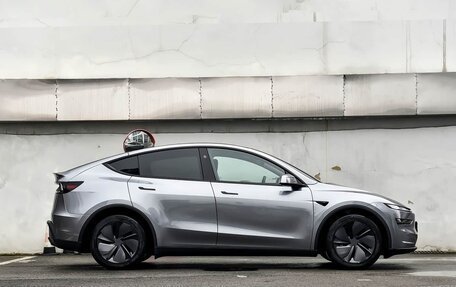 Tesla Model Y I, 2026 год, 6 300 000 рублей, 4 фотография