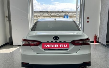 Toyota Camry, 2018 год, 2 650 000 рублей, 5 фотография