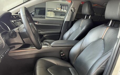 Toyota Camry, 2018 год, 2 650 000 рублей, 9 фотография