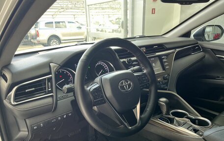 Toyota Camry, 2018 год, 2 650 000 рублей, 7 фотография