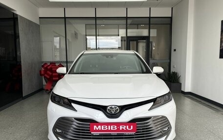 Toyota Camry, 2018 год, 2 650 000 рублей, 2 фотография