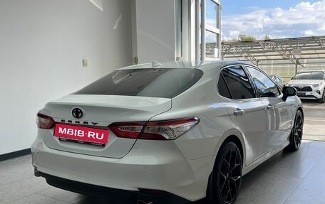 Toyota Camry, 2018 год, 2 650 000 рублей, 4 фотография