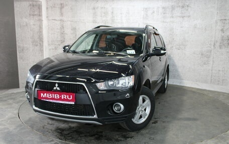 Mitsubishi Outlander III рестайлинг 3, 2011 год, 981 000 рублей, 1 фотография