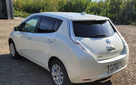Nissan Leaf I, 2016 год, 1 030 000 рублей, 2 фотография