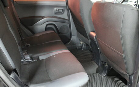 Mitsubishi Outlander III рестайлинг 3, 2011 год, 981 000 рублей, 12 фотография