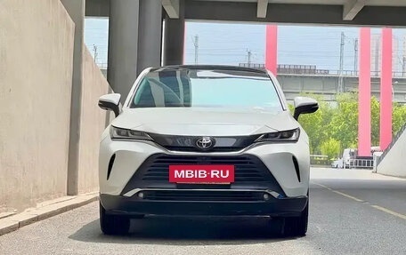 Toyota Harrier, 2023 год, 4 311 300 рублей, 2 фотография