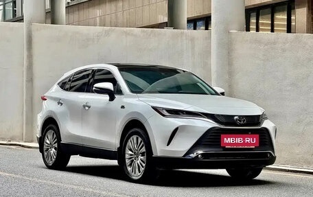 Toyota Harrier, 2023 год, 4 311 300 рублей, 3 фотография