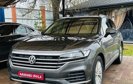 Volkswagen Touareg III, 2019 год, 5 495 000 рублей, 1 фотография