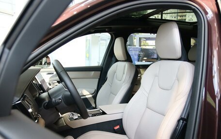 Volvo XC90 II рестайлинг, 2025 год, 9 600 000 рублей, 6 фотография