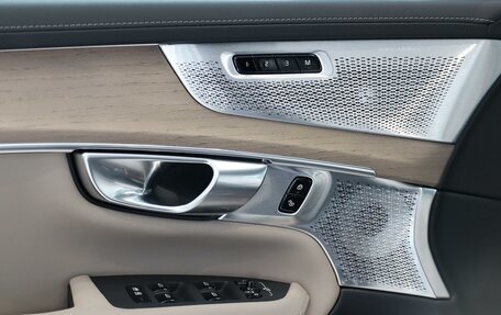 Volvo XC90 II рестайлинг, 2025 год, 9 600 000 рублей, 10 фотография
