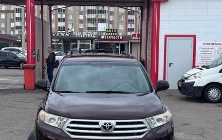 Toyota Highlander III, 2012 год, 1 400 000 рублей, 16 фотография
