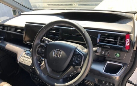 Honda Stepwgn IV, 2021 год, 2 050 000 рублей, 20 фотография