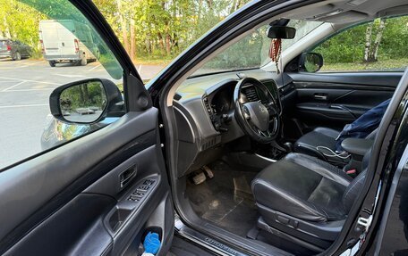 Mitsubishi Outlander III рестайлинг 3, 2017 год, 1 820 000 рублей, 9 фотография