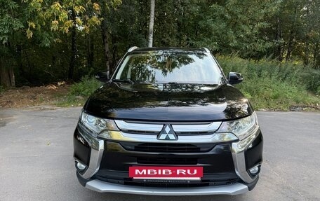 Mitsubishi Outlander III рестайлинг 3, 2017 год, 1 820 000 рублей, 17 фотография