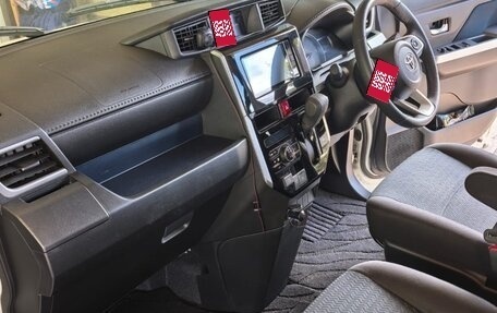 Toyota Roomy I, 2021 год, 1 500 000 рублей, 2 фотография