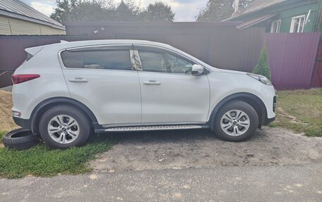 KIA Sportage IV рестайлинг, 2017 год, 1 800 000 рублей, 3 фотография