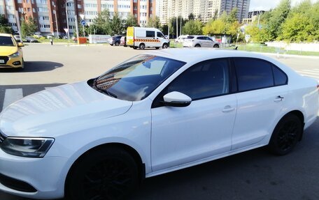 Volkswagen Jetta VI, 2014 год, 950 000 рублей, 2 фотография