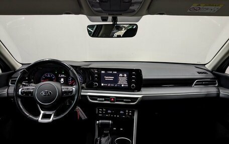 KIA K5, 2021 год, 2 300 000 рублей, 26 фотография