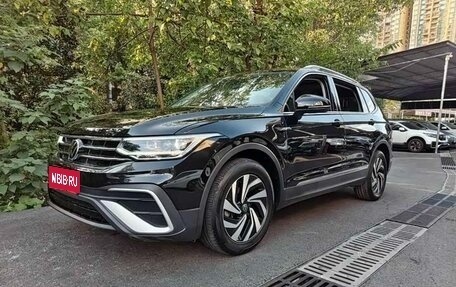 Volkswagen Tiguan II, 2023 год, 2 770 000 рублей, 1 фотография