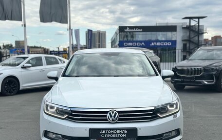 Volkswagen Passat B8 рестайлинг, 2015 год, 1 650 000 рублей, 2 фотография